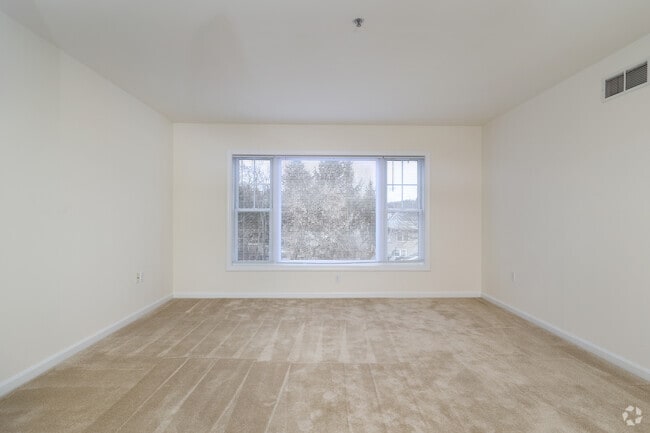 Living room 1BR, 1BA - 690SF