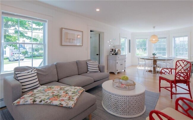 Photo - 122 Ruggles Ave