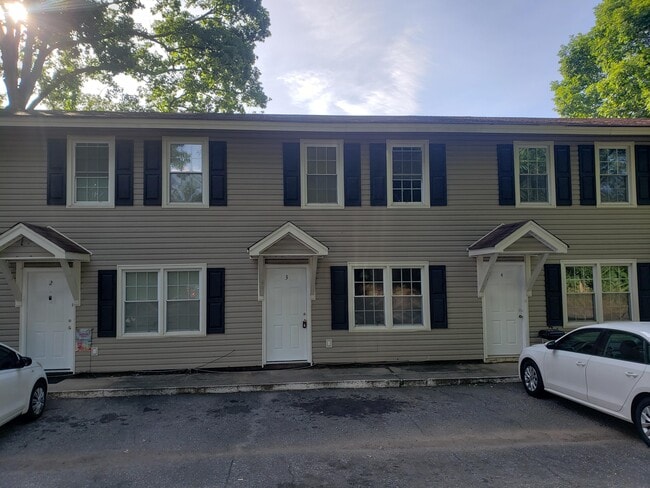 Building Photo - 1005 W Lee Rd Unit 2 Rental