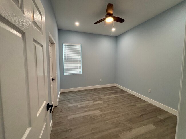 Photo - 6051 82nd Terrace N