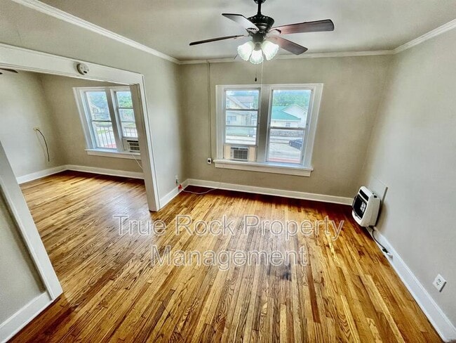 Photo - 804 E Main St