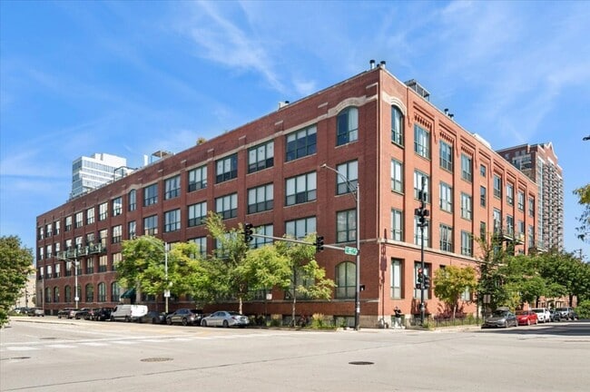 Building Photo - 1727 S Indiana Ave Rental