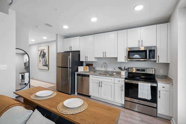 Lake Maggiore Apartments - Lake Maggiore Apartments