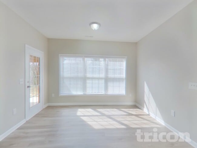 Photo - 324 Archway Ct