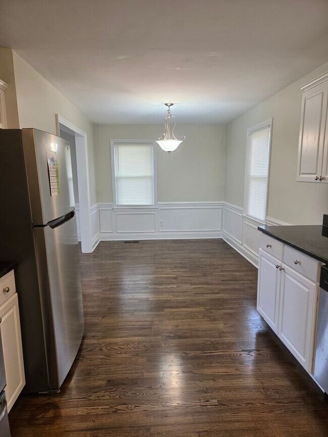 Photo - 5215 Redwood Dr