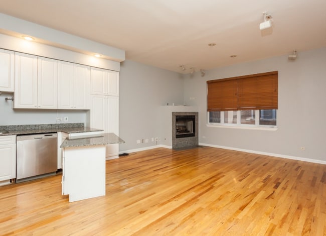 Photo - 2427 N Clybourn Ave