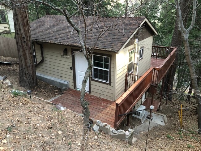 Building Photo - 23942 Scenic Dr