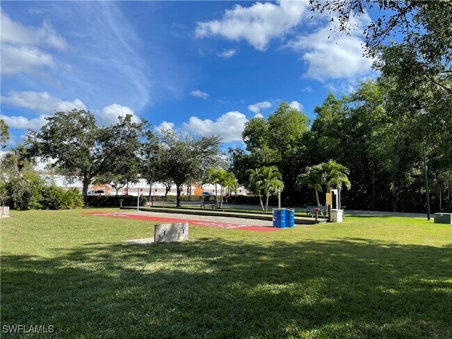 Building Photo - 6590 Beach Resort Dr Unit 305