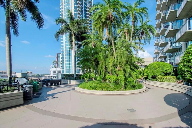 Photo - 777 N Ashley Dr Unit 2009