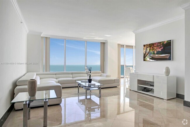 Building Photo - 4779 Collins Ave Unit 3301 Rental