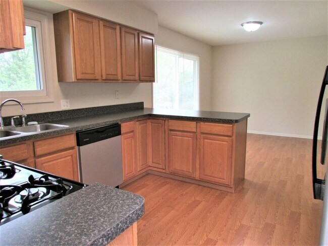 Photo - 1912 Orchard Ln