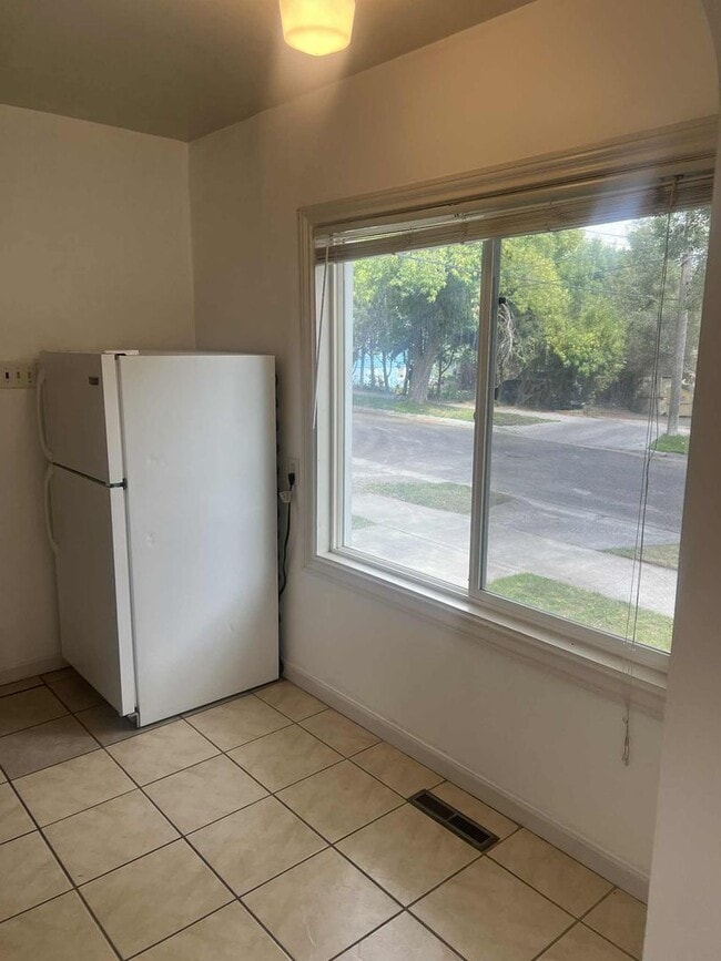Photo - 760 S Lee Ave Unit 1