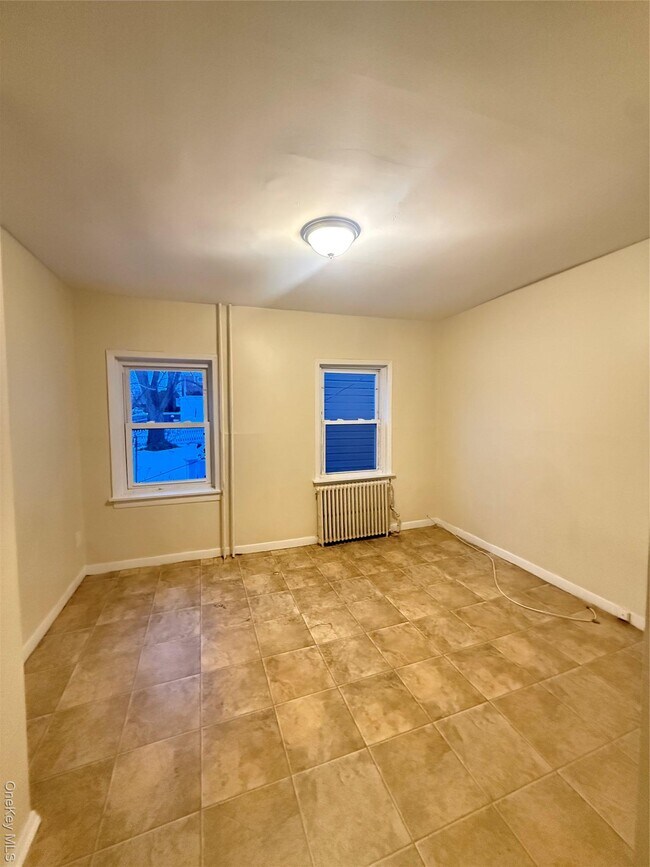 Photo - 33 Kingston Ave