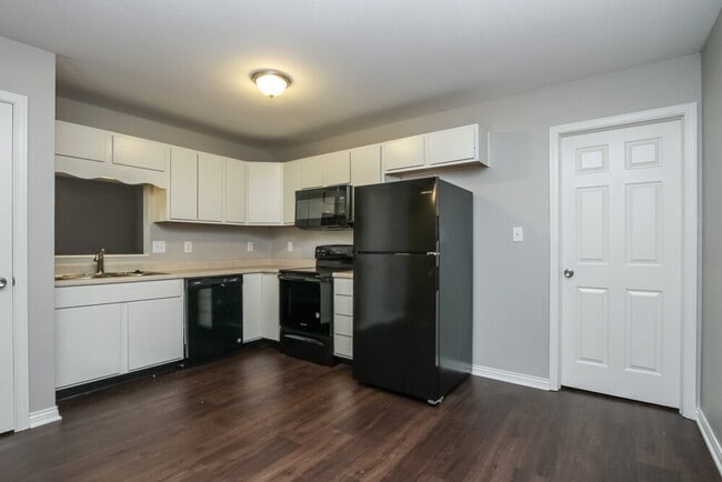 Photo - 9016 Hosta Way