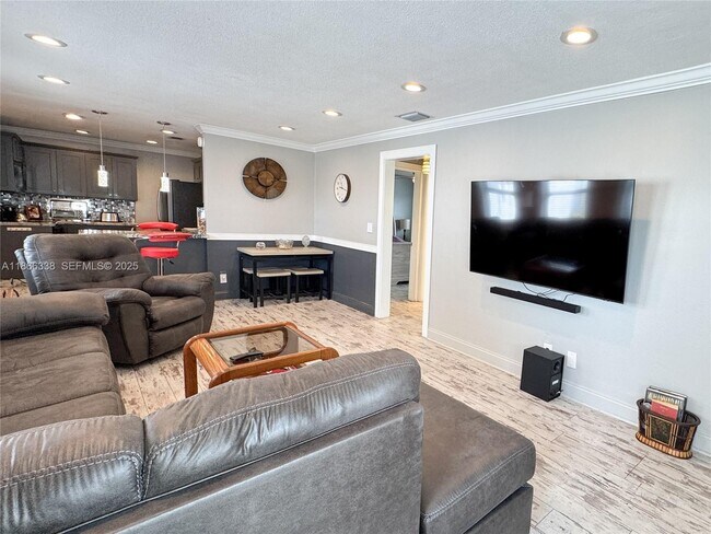 Photo - 161 NW 27th Ct