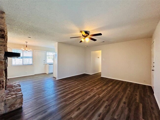 Photo - 12005 Charing Cross Rd