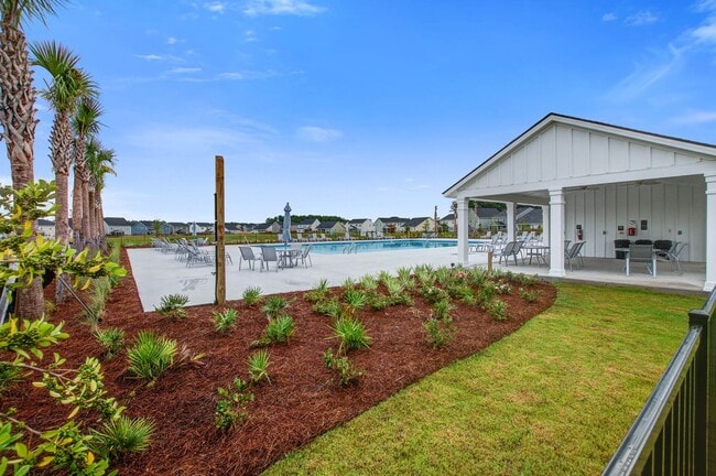 Photo - 423 Squire Pope Rd