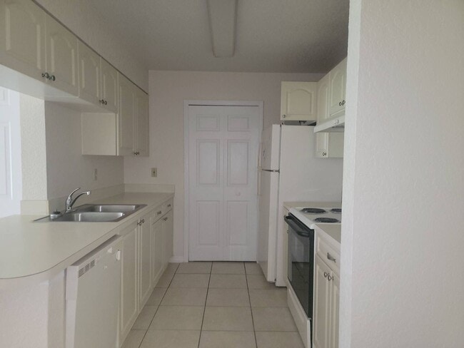 Photo - Orlando - 1 Bedroom, 1 Bathroom - $1,425.00 Unit r2550n5105