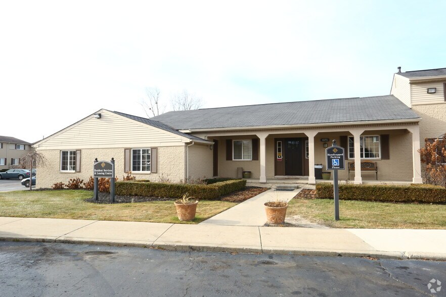 Auburn Village Townhomes For Rent in Pontiac, MI