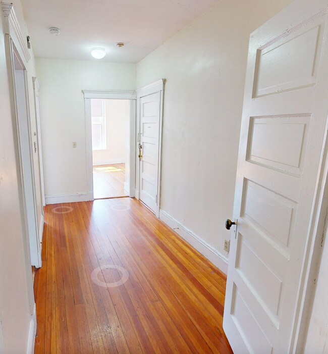 Avl NOW! No Fee! Sunny 3BR on Brighton/Bro... Condo Condo for Rent in