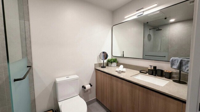 Photo - 121 NE 5th St Unidad SI FL18-ID1501136P