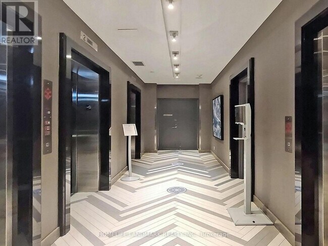 Photo - 65 St Mary St Unité 1702