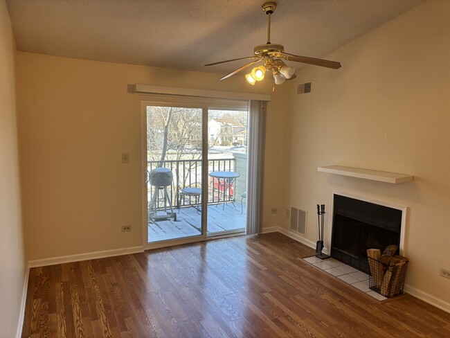 Photo - 1905 N Hicks Rd Unit 205