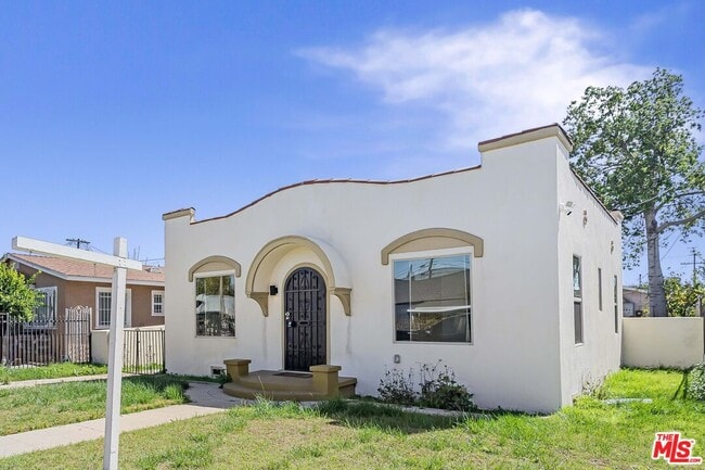 Photo - 1622 W 66th St Casa