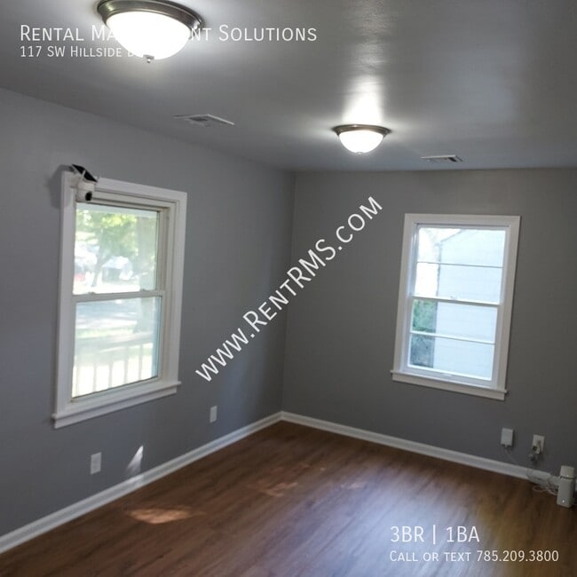 Photo - 117 SW Hillside Dr