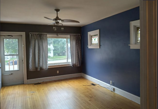 Photo - 2555 S 68th St Unit 2555 S 68th St (Upper)