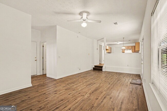 Photo - 2233 Glen Briar Way