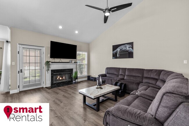 Photo - 944 Wellesley Pl Dr