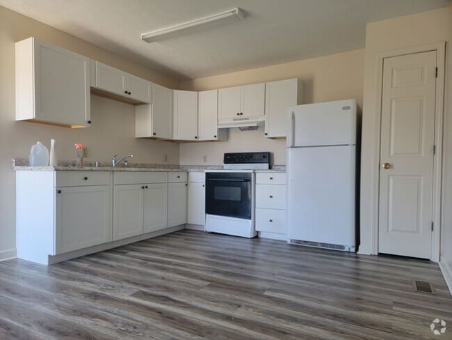 Building Photo - 2 Bedroom/2 Bath Duplex Rental