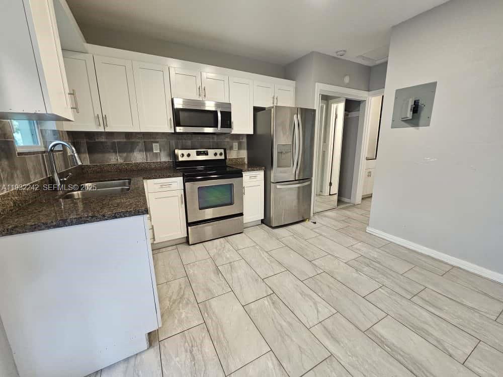 Photo - 950 NW 5th St Unit 2