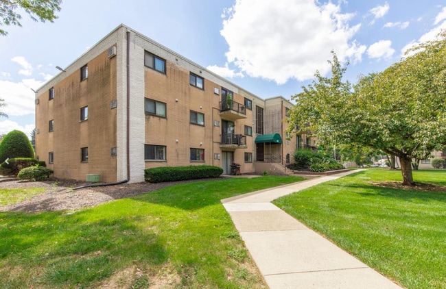 Photo - Remodeled Meadowood Condo Unit  3 beds 2 full baths (heat, water, sewer included great value)