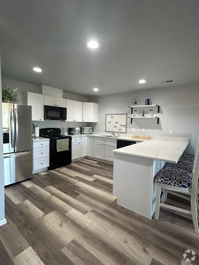Building Photo - 4220 N 1410 E Rental