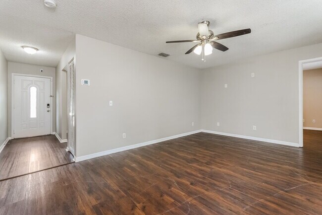 Photo - 718 Del Prado Dr