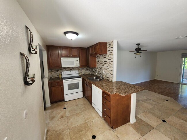 Photo - Rancho Niguel: 2 Bedroom 2.5 Bath Attached...