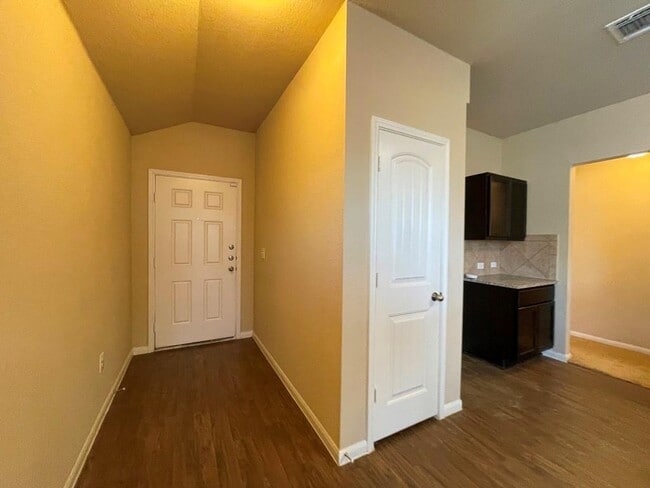 Photo - 3400 Ortman Dr