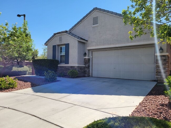 Building Photo - Downtown Summerlin Beauty