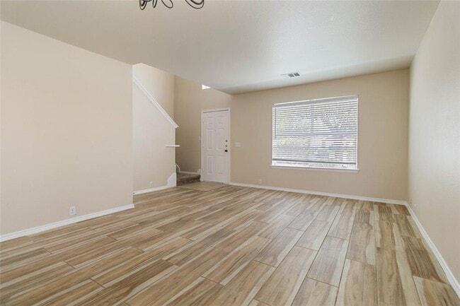 401 Spruce Dr