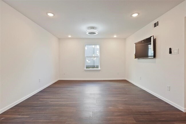 Photo - 310 Delmar St