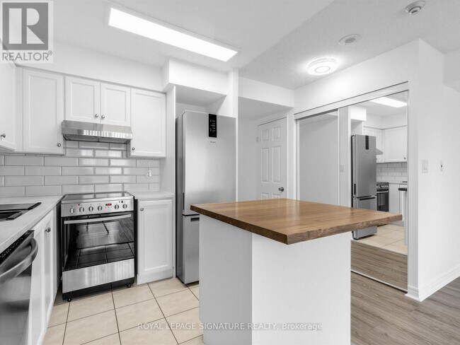 Photo - 43 Eglinton Ave E Unit 1801