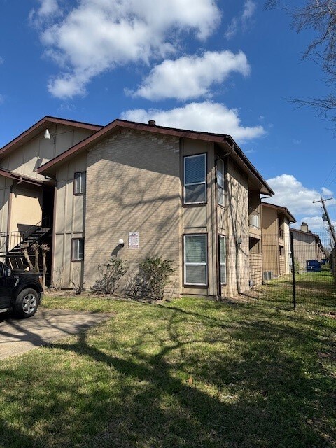 Photo - 8315 Jorine Dr Unit 8315