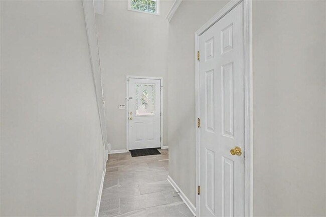 665 Peachtree Trails Dr