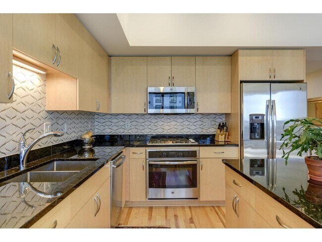 Photo - 740 Portland Ave Unidad 1204