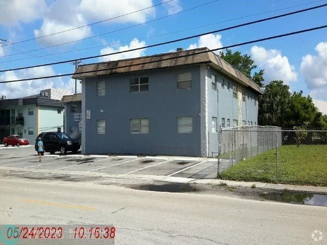 Building Photo - 5831 SW 36th Ct Unit 106 Rental