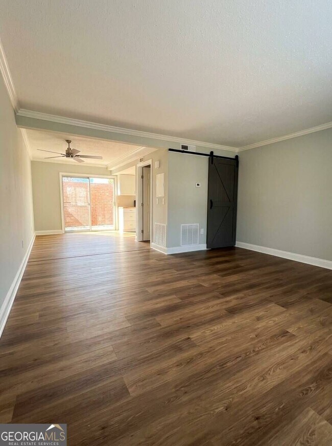Photo - 2917 N Dekalb Dr Unit D