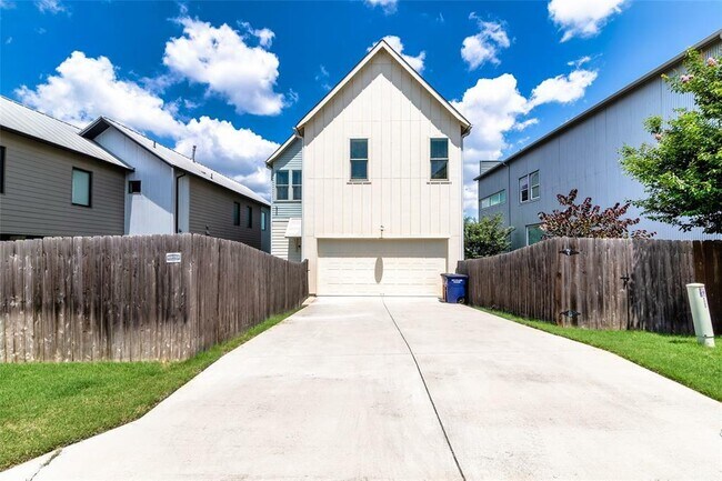 Photo - 6025 Seville Dr