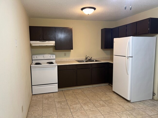 Building Photo - Hillcrest Unit 7 Rental